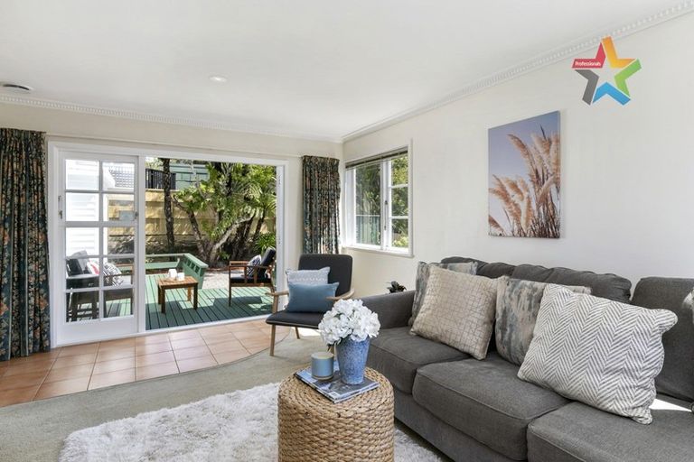 Photo of property in 23 Waikare Street, Karori, Wellington, 6012