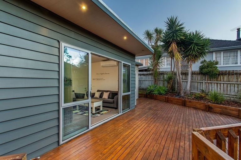 Photo of property in 72 Kervil Avenue, Te Atatu Peninsula, Auckland, 0610