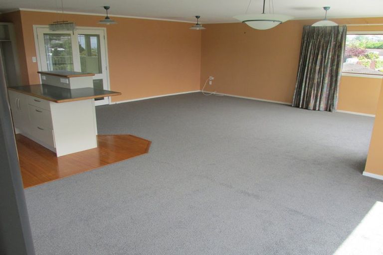 Photo of property in 2 Corric Hill, Torbay, Auckland, 0630
