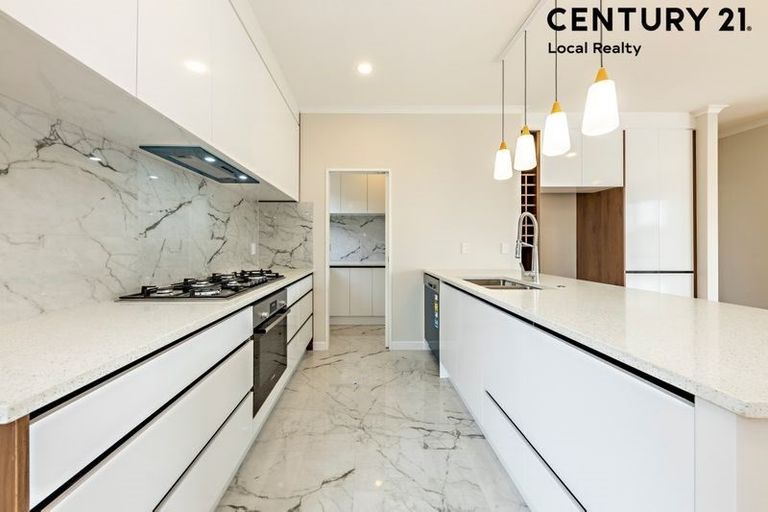 Photo of property in 1 Huahua Crescent, Papakura, 2110