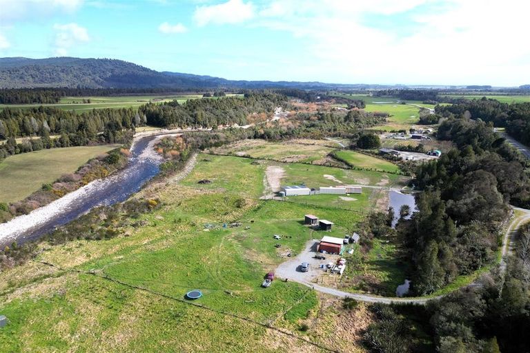 Photo of property in 896b Old Christchurch Road, Awatuna, Hokitika, 7882