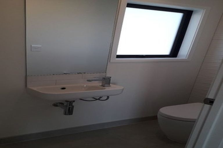 Photo of property in 2 Liquidambar Drive, Hobsonville, Auckland, 0616