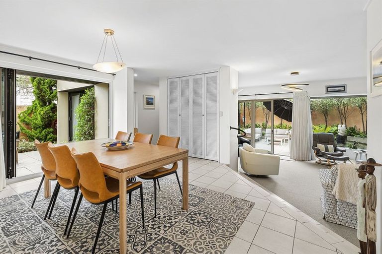 Photo of property in Highwic, 32u1 Hobson Street, Thorndon, Wellington, 6011