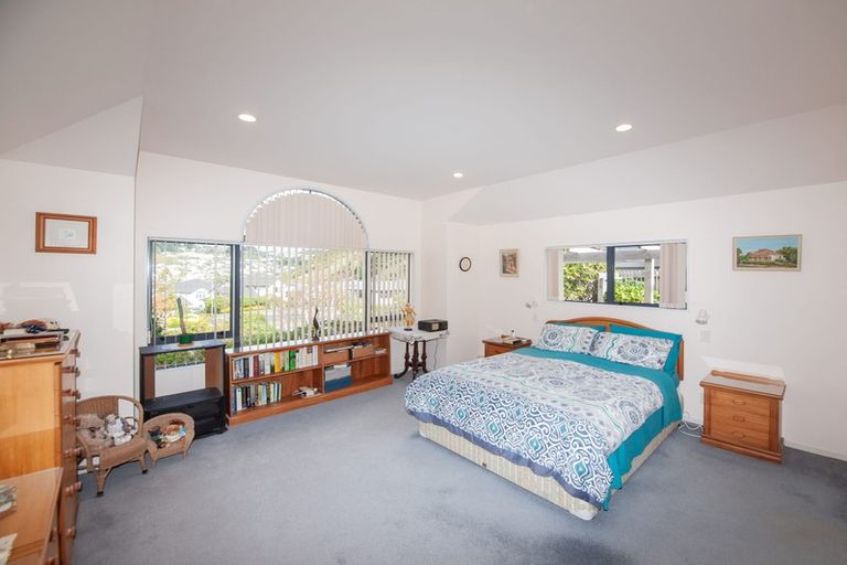 Photo of property in 1 Radstock Grove, Churton Park, Wellington, 6037