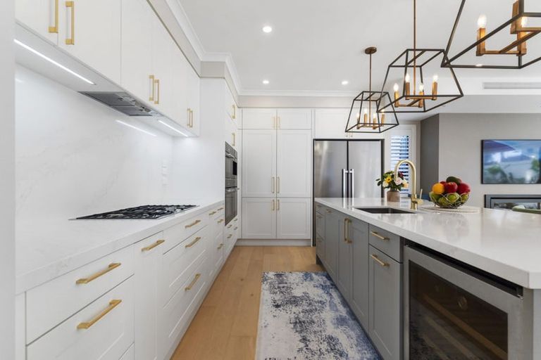 Photo of property in 6 Bevyn Street, Castor Bay, Auckland, 0620