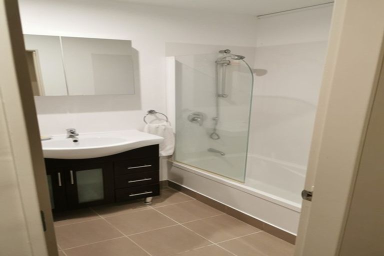 Photo of property in 100d Karepa Street, Brooklyn, Wellington, 6021