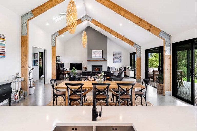 Photo of property in 7 Tamahunga Drive, Matakana, Warkworth, 0985