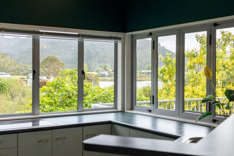 Photo of property in 1 Patton Place, Tairua, 3508