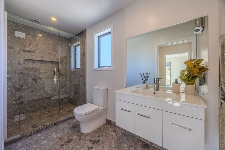 Photo of property in 60 Kirimoko Crescent, Wanaka, 9305