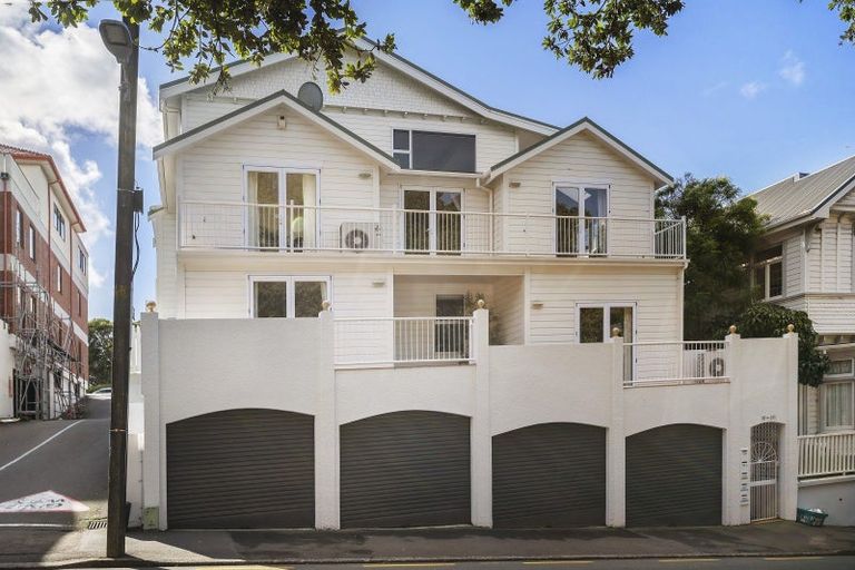 Photo of property in 20 Hill Street, Thorndon, Wellington, 6011