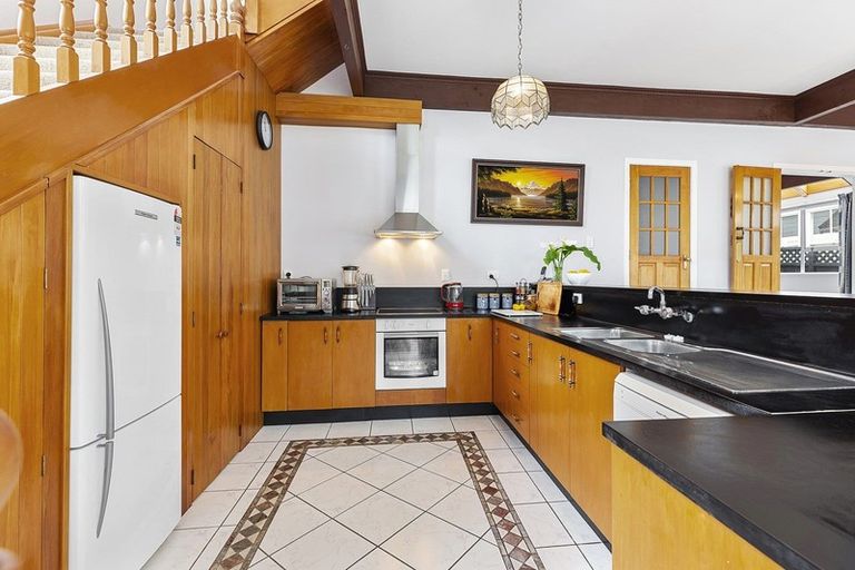 Photo of property in 9 Burnham Street, Seatoun, Wellington, 6022