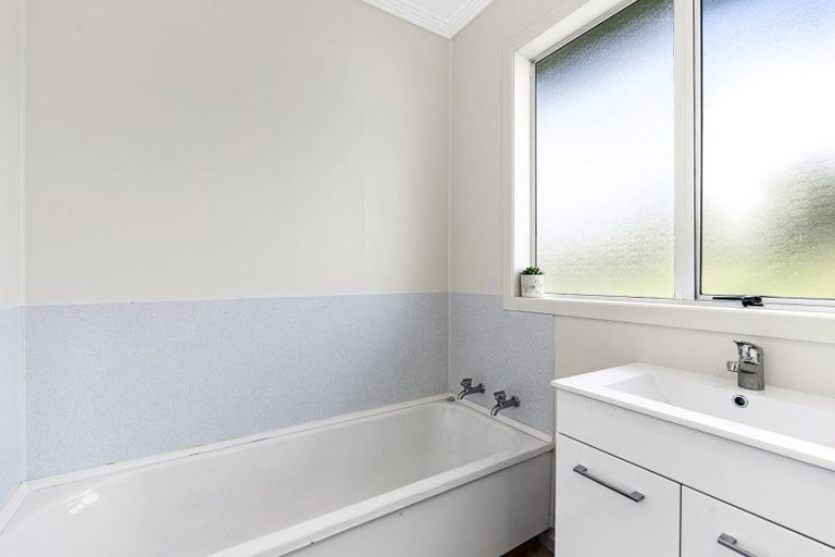 Photo of property in 100 Hurford Road, Hurford, New Plymouth, 4374