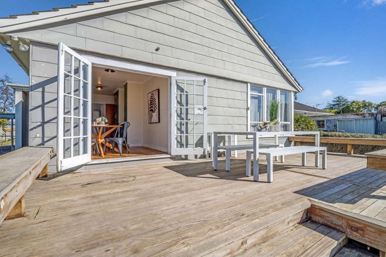 Photo of property in 69 Seddon Street, Takaro, Palmerston North, 4412