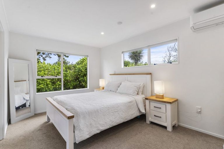 Photo of property in 10 Owl Court, Unsworth Heights, Auckland, 0632