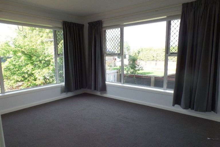 Photo of property in 265 Weston Road, Mairehau, Christchurch, 8052