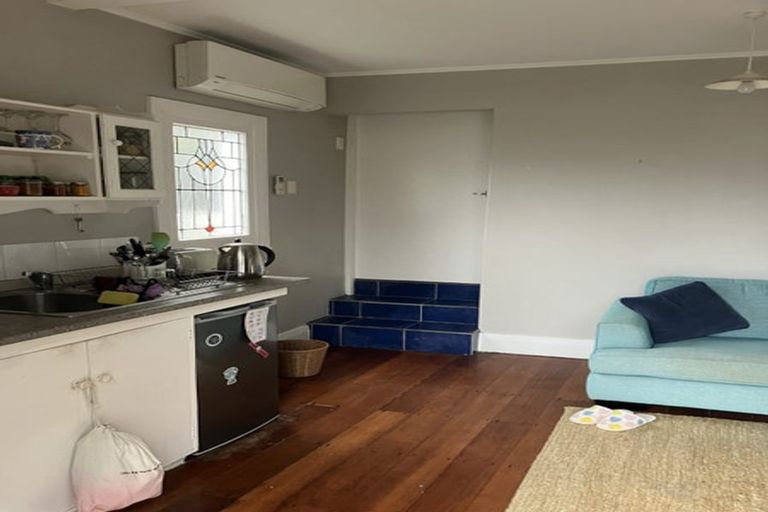 Photo of property in 13 Balmoral Terrace, Newtown, Wellington, 6021