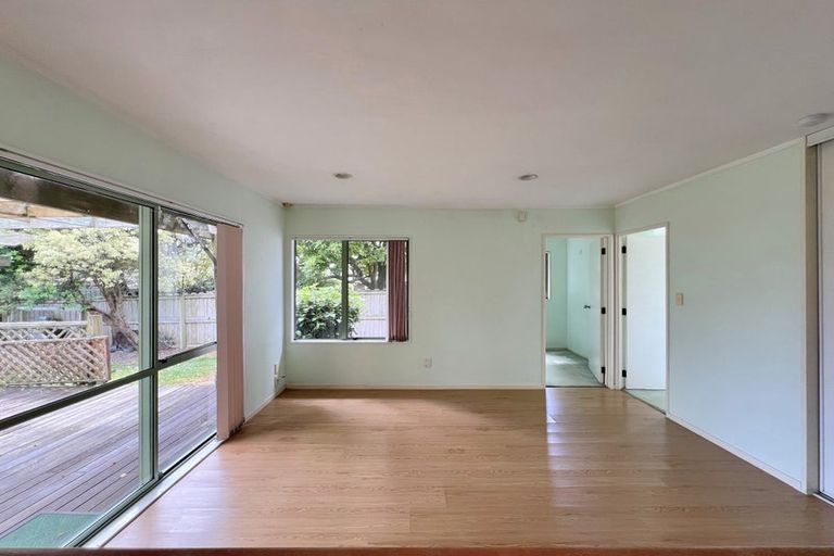 Photo of property in 6 Waylen Place, Burswood, Auckland, 2013