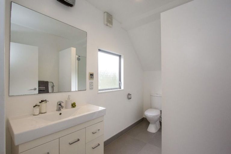 Photo of property in 5/12 Agra Crescent, Khandallah, Wellington, 6035