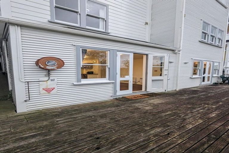 Photo of property in 221a The Terrace, Wellington Central, Wellington, 6011