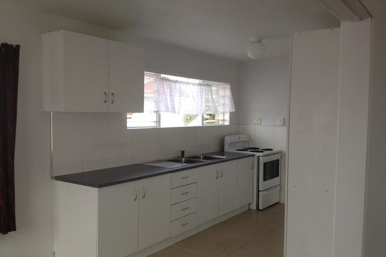 Photo of property in 26 Rimu Street, New Lynn, Auckland, 0600