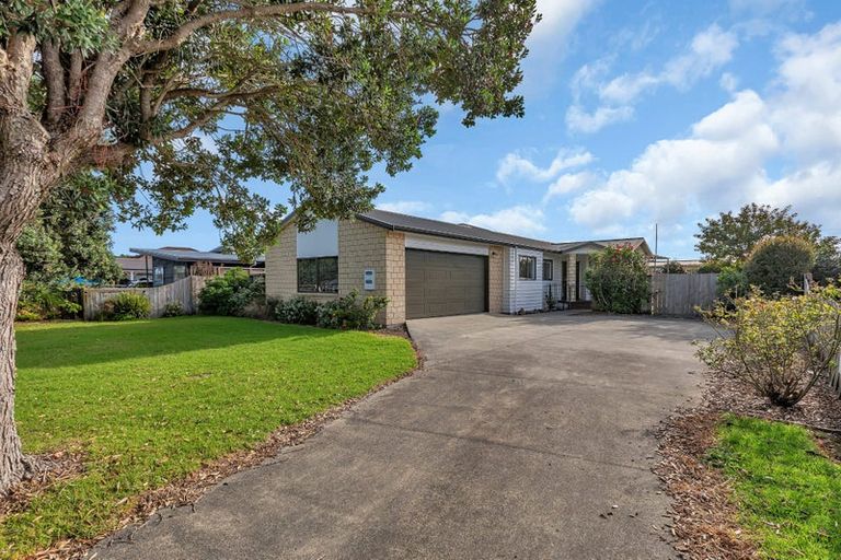 Photo of property in 7 Endeavour Place, One Tree Point, 0118