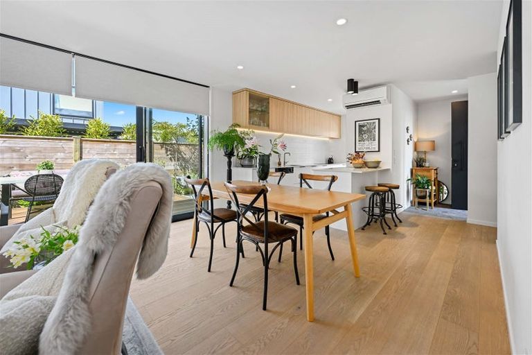 Photo of property in 23u2 Strowan Avenue, Fairfield, Hamilton, 3214
