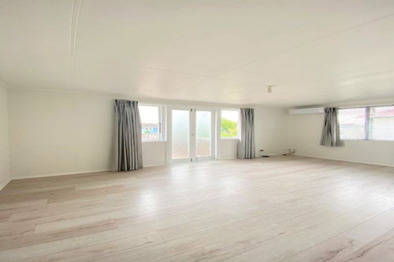 Photo of property in 48 Arimu Road, Papakura, 2110