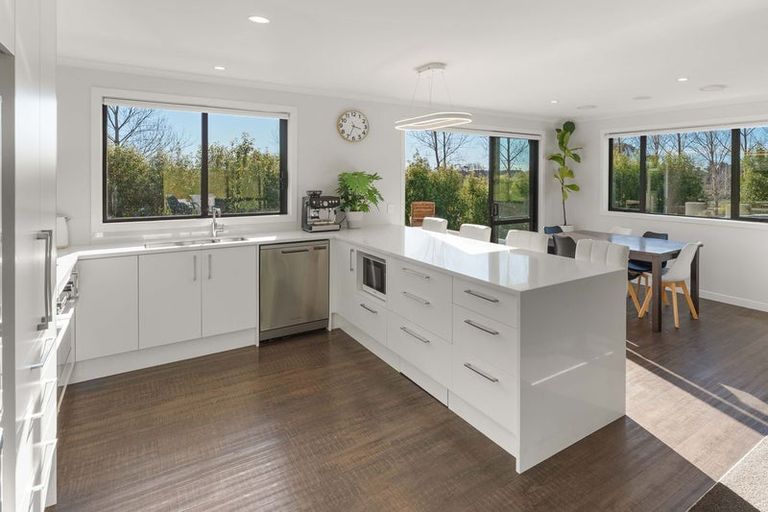 Photo of property in 6 Hadfield Road, Peka Peka, Waikanae, 5391