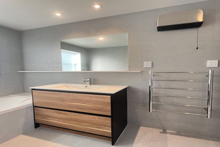 Photo of property in 319d East Coast Road, Mairangi Bay, Auckland, 0630
