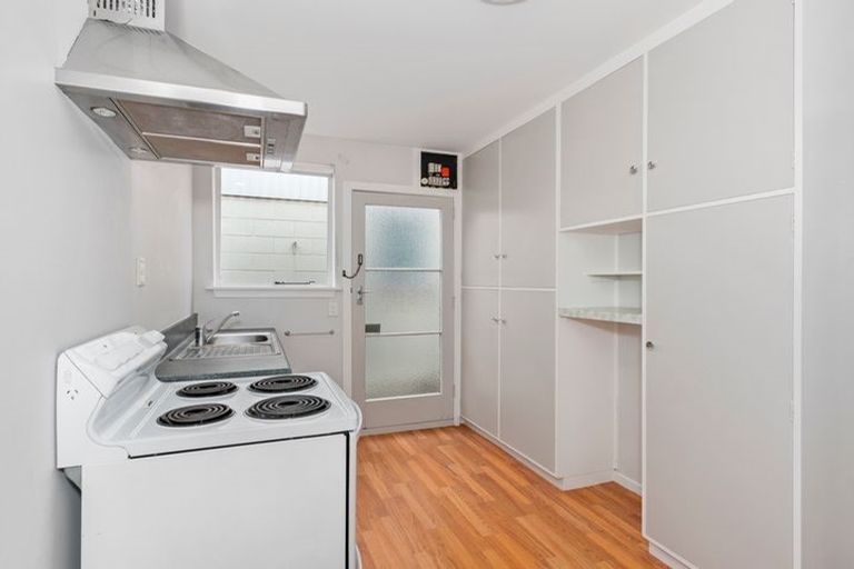 Photo of property in 2/16 Holly Road, St Albans, Christchurch, 8014