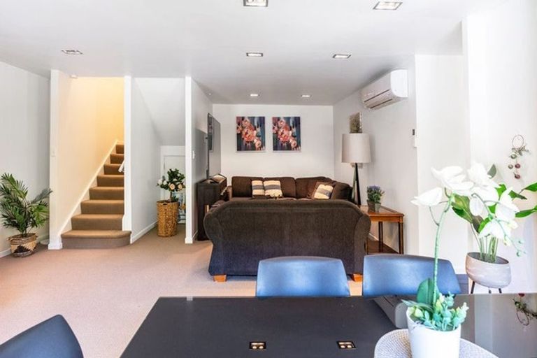 Photo of property in 17u2 Blackbridge Road, Wadestown, Wellington, 6012