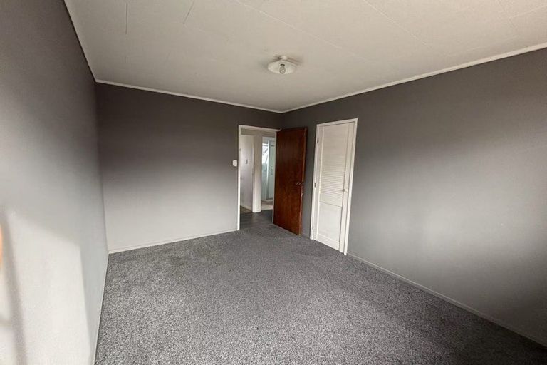 Photo of property in 7 Helleur Road, Massey, Auckland, 0614