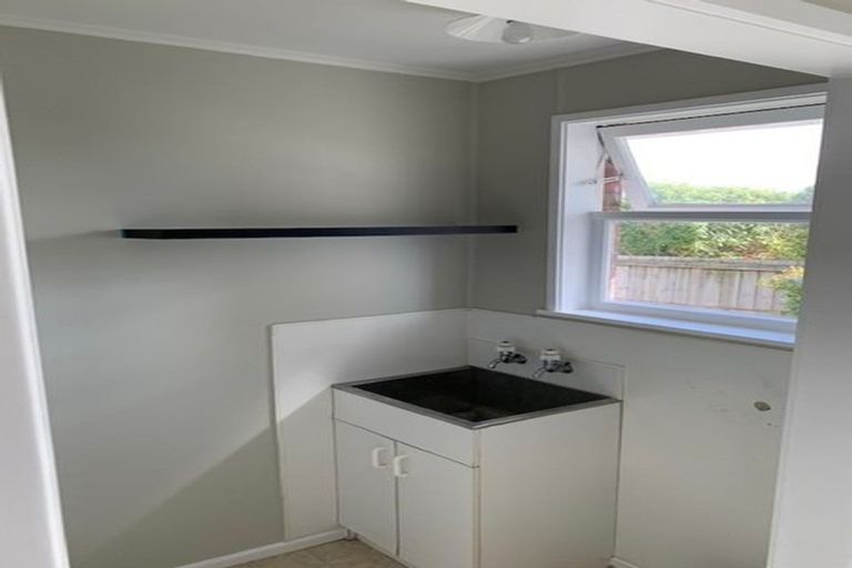 Photo of property in 1/165 Chivalry Road, Glenfield, Auckland, 0629