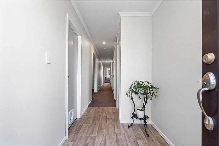 Photo of property in 5 Ara Kahika Lane, One Tree Point, 0118