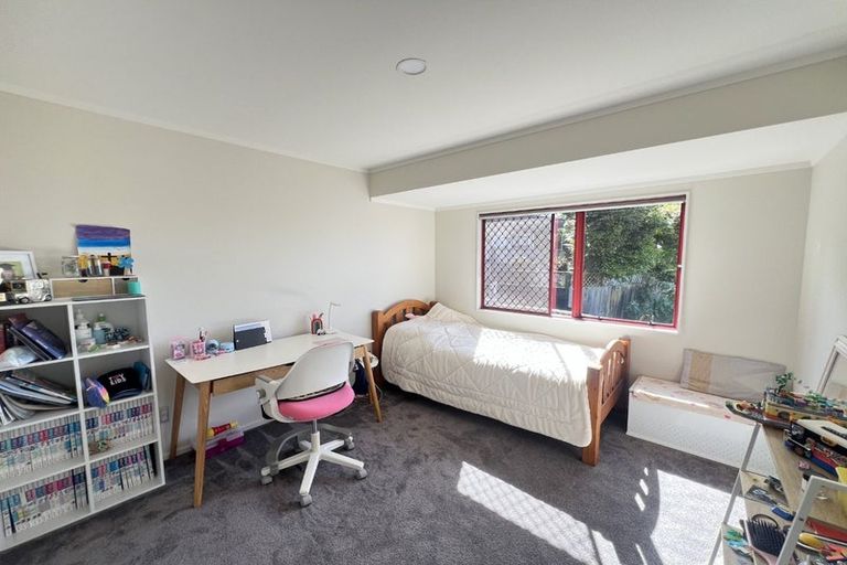 Photo of property in 14 St Thomas More Lane, Glenfield, Auckland, 0629