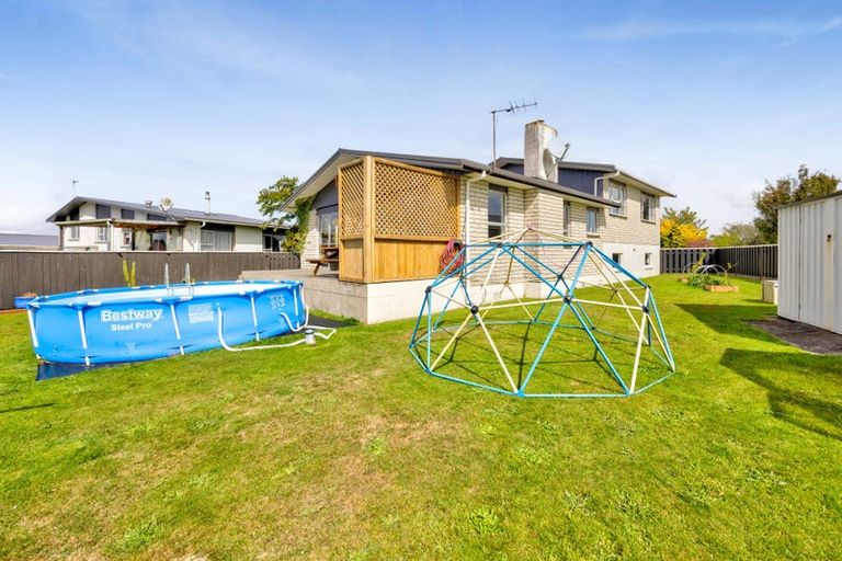 Photo of property in 18 Oberon Street, Stratford, 4332