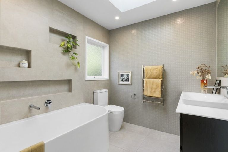 Photo of property in 115 Beach Haven Road, Beach Haven, Auckland, 0626