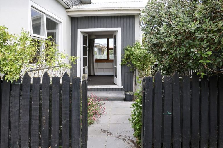 Photo of property in 32 Croydon Street, Sydenham, Christchurch, 8023