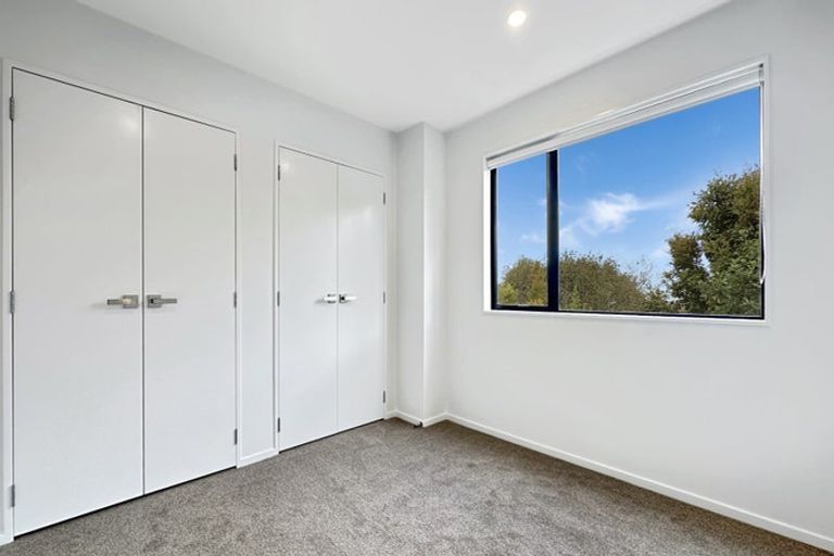 Photo of property in 6/241 Don Buck Road, Massey, Auckland, 0614
