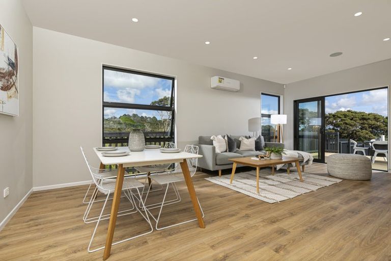 Photo of property in 36 Taiororua Avenue, Massey, Auckland, 0614