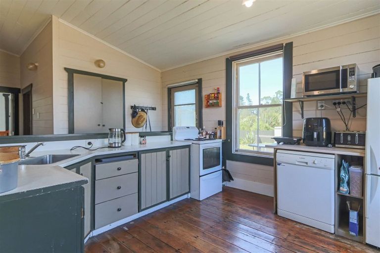 Photo of property in 9 Rata Street, Inglewood, 4330