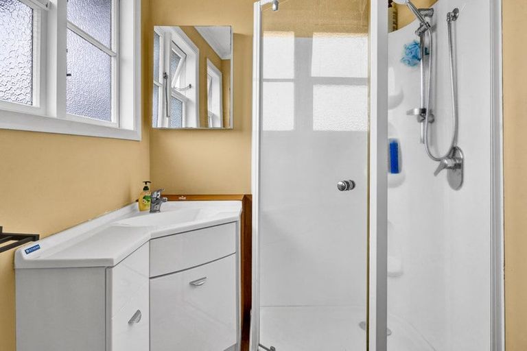 Photo of property in 1 Malone Place, Hawera, 4610