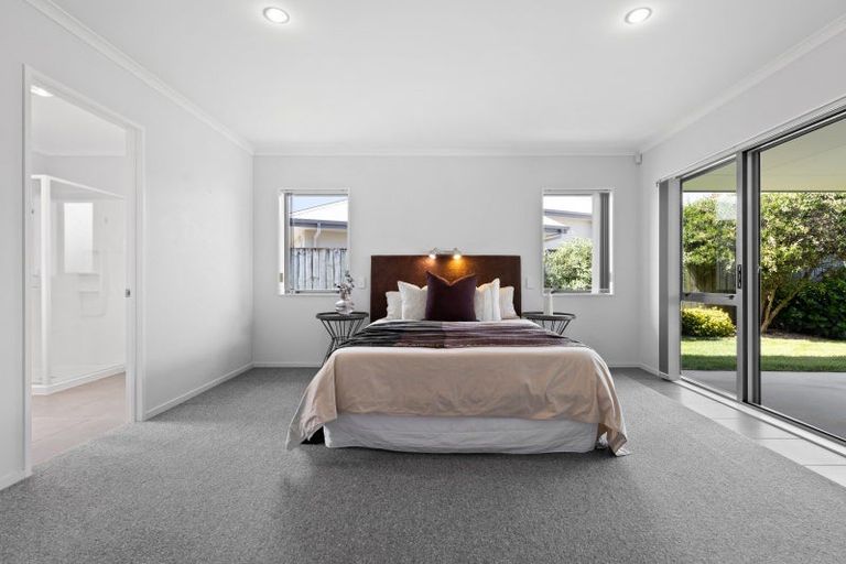 Photo of property in 21 Madison Street, Cambridge, 3434