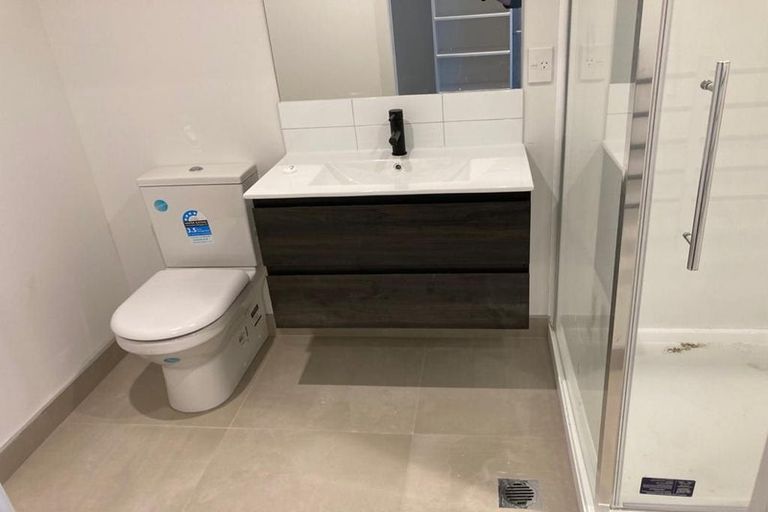 Photo of property in 2/60 Hayfield Way, Karaka, Papakura, 2580