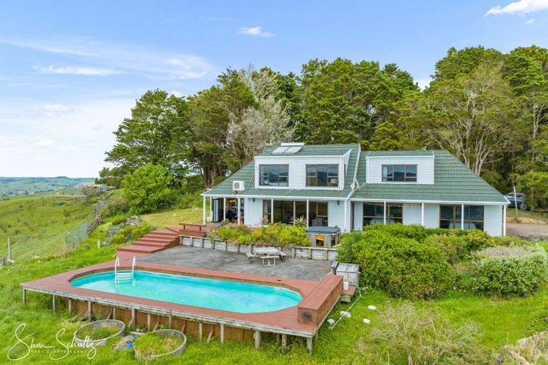 Photo of property in 338 Wairere Road, Waitakere, Henderson, 0782