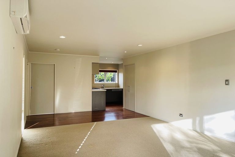 Photo of property in 10 Sanctuary Point, Sunnyhills, Auckland, 2010