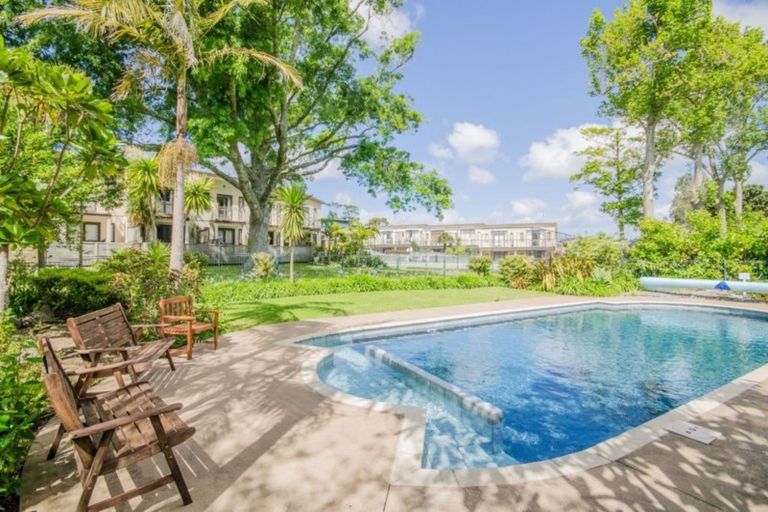 Photo of property in The Grange, 69/92 Bush Road, Albany, Auckland, 0632