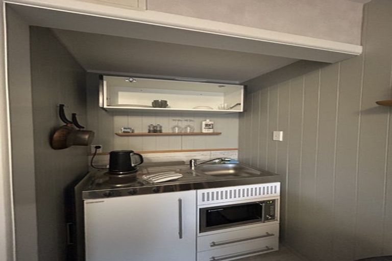 Photo of property in Avon Flats, 4/217 The Terrace, Wellington Central, Wellington, 6011