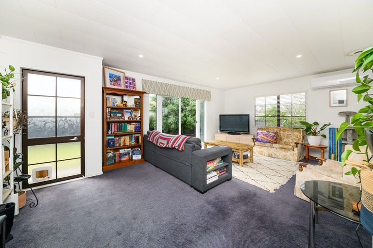 Photo of property in 57 Raglan Avenue, Cloverlea, Palmerston North, 4412