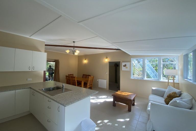 Photo of property in 21 Gillies Crescent, Waimarama, Havelock North, 4294